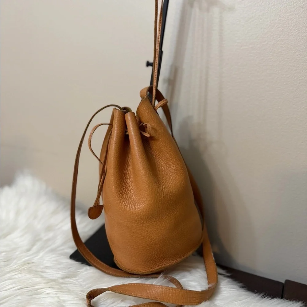 BAGGU Drawstring Bucket Bag Crossbody Black Pebble Leather STRAP Made In USA